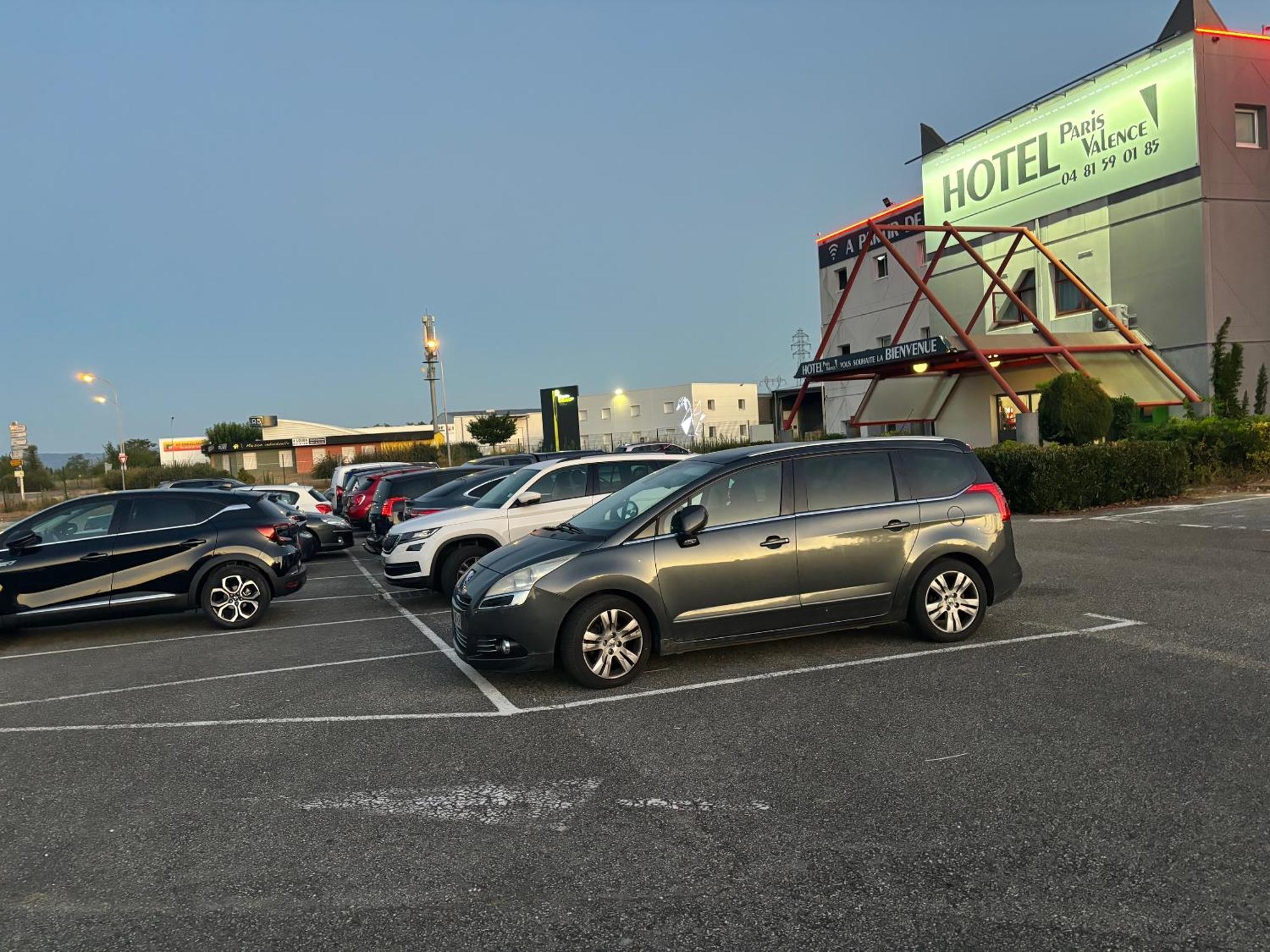 Hotel Paris Valence Bourg-de-Péage Zewnętrze zdjęcie
